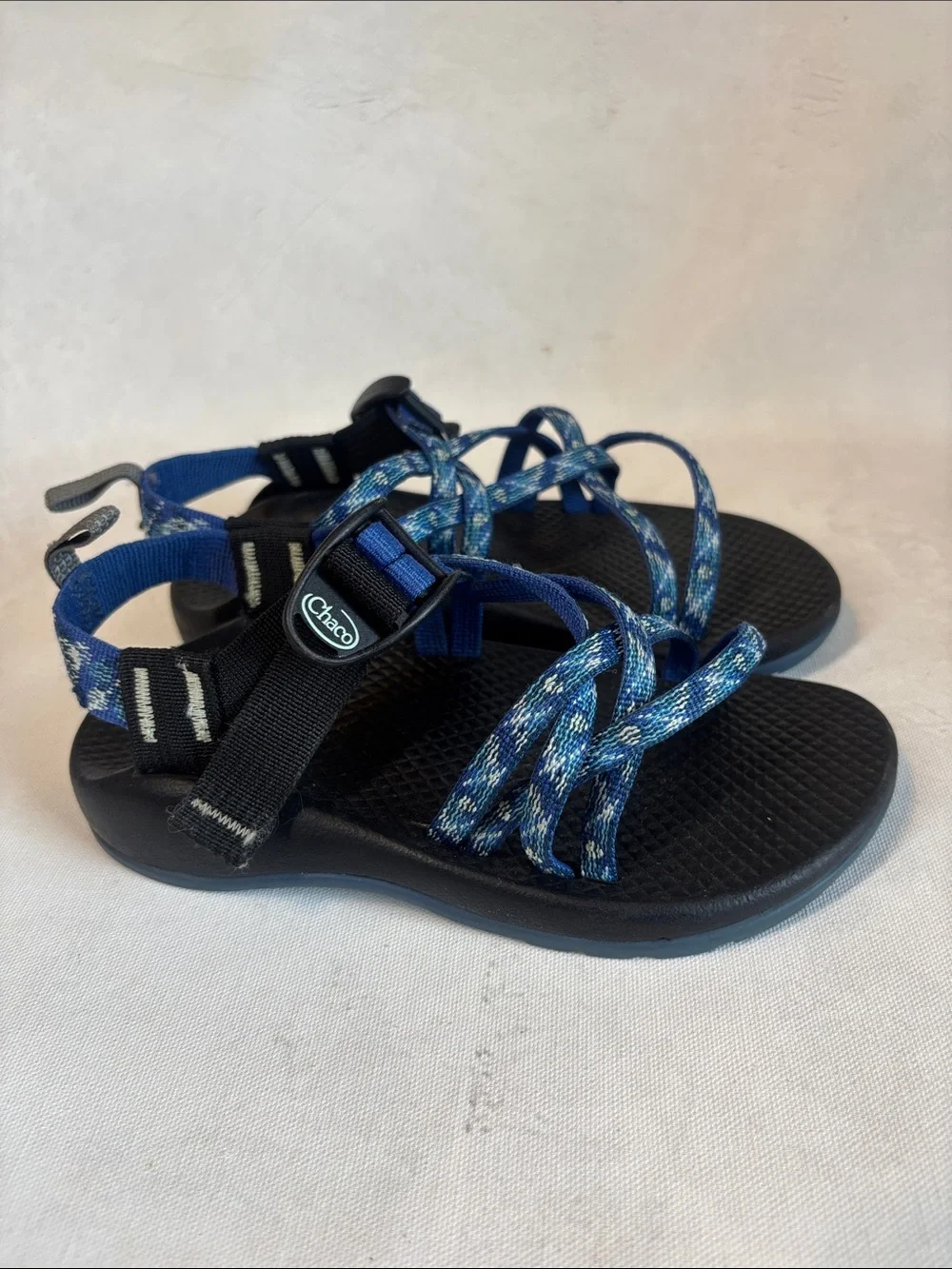Chaco Kids Blue Patterned Webbing Sport Sandals, size 1